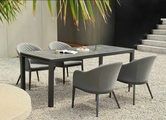 Nouvel ensemble de meubles de table de salle à manger de patio rembourrés pour l'extérieur